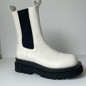 JEFFREY CAMPBELL Tanked Chelsea Boot Women White Leather size 7.5M Lug Sole